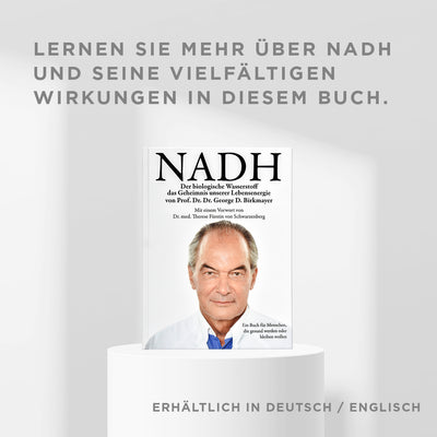 Livre NADH sur podium avec texte "Apprenez-en plus sur le NADH et ses multiples effets dans ce livre".